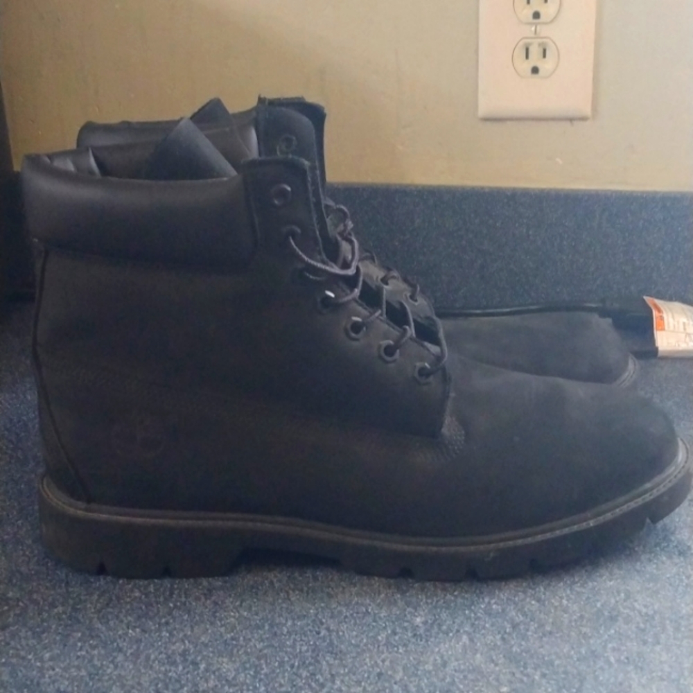 🖤 Timberland's size 13 for men and basically brand new